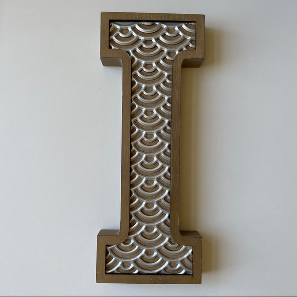 NWT HALLMARK LETTERS METAL INITIALS DECORATIVE SCALLOP SILVER DESIGN GRE… - Picture 6 of 12